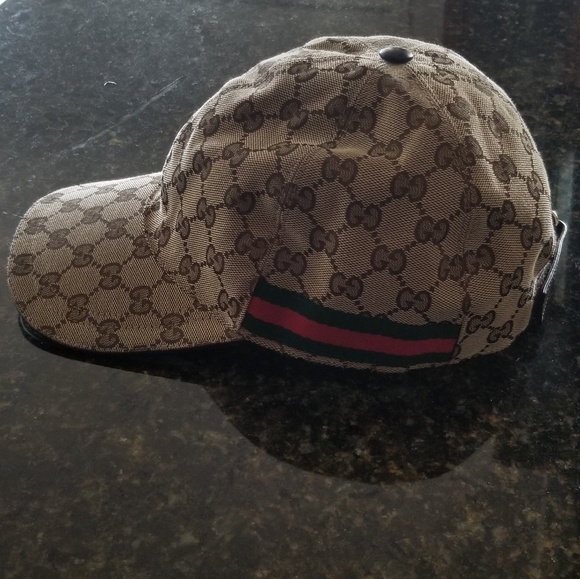 Accessories - Gucci baseball cap